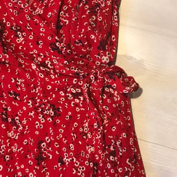 Universal Thread Red Floral Wrap Dress - Picture 4 of 8